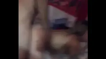 Meu marido socando o pau em outra na minha frente