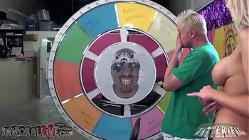 Alanah Rae's Pussy Pleased Until She Taps Out!