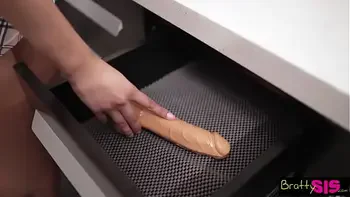 Don't go, my pussy is still twitching says Kimora Quin to her Stepbro  - S24:E6