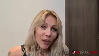 Tattooed babe Nayomi Sharp sucks Sascha's big cock