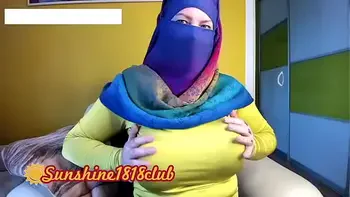 Middle East Hijab Muslim Arabic girl with big tits on cam recording November 2nd