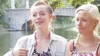Ersties: Lisa M. und Gabi auf geiler Shoppingtour
