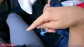 Mi compañera de ASIENTO en BUS se calienta y termina devorándose mi PICO y leche- PÚBLICO- TRAILER-RISKY