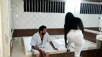 Samba no pé e muito anal