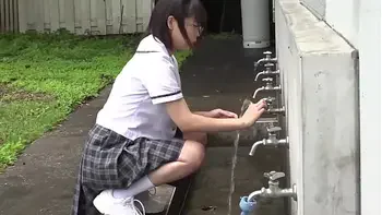 #1まさかこんなけなげなひよこ女子が･･･媚薬を盛られ理性完全崩壊！！ところかまわず野外異物オナニー！イキ漏らし野外アクメ！！