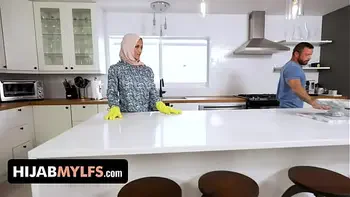 Muslim Milf With Juicy Natural Tits Jazmine Cruz Bangs Her Muscular Neighbor - Hijab Mylfs