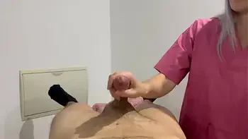 The masseuse who is a friend of my girlfriend gets horny and gives me a handjob and a blowjob until I finish cumming