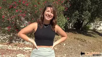 Lexie se fait baiser par une énorme bite