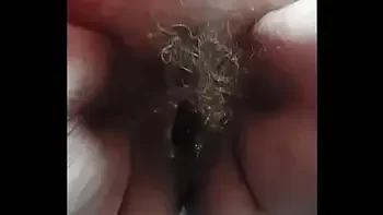 Oma  met harige kut plast