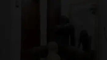 CABELEIREIRA TARADA POR SEXO SEDUZIU CLIENTE E LEVOU MUITA ROLA