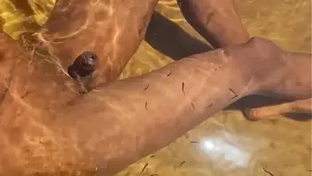 Novinha Branquinha Gostosa Conhecendo a Praia de Nudismo Primeira Vez | Bruninha Fonseca & Joao O Safado