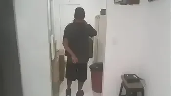 Fabinho Costha  mykng off