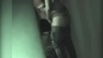 Voyeur atento flagra casal brasileiro em momento quente