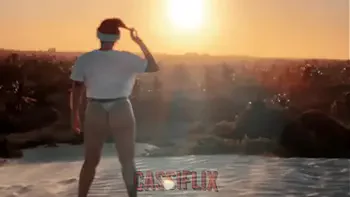 Ele pegou a mamãe noel se masturbando,  fez ela gozar gostoso! Assista completo no cassiflix