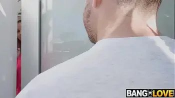 Massaging Jessa Rhodes, Danny Mountain