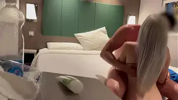 I like an unknown girl from the cruise ship gym, I go to her room to fuck her and she gives me a blowjob until I finish cumming