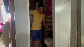 Big ass and busty stepmother fucks her husband's friend, real amateur homemade sex