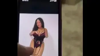 SENDO A PUTINHA DESSE SAFADO.