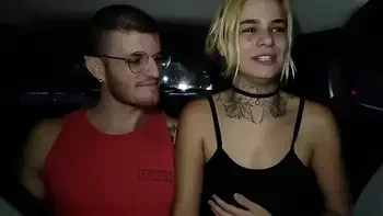 casal fode dentro do uber