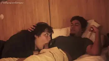 Mi hermanastra me deja meter mi pene en su boca y casi nos descubren nuestros padres FANTASIAHARDCORESEX