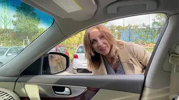 Mia Browen SQUIRTING in my Car