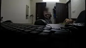 wife sucking dick infront of maid