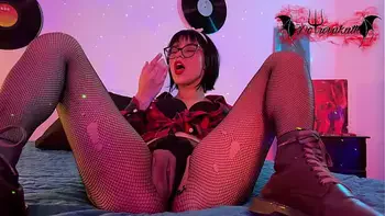 Delicious pin up girl fucked