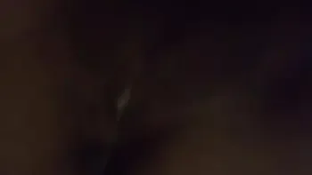 chica caliente masturbandose