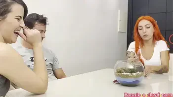 Minha namorada não pode nem sonhar que FUDI O CU DA MINHA CUNHADA ! ( COMPLETO NO RED )