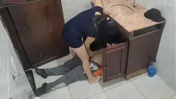 confiei na minha esposa para receber o encanador, olha o absurdo que ela faz com ele