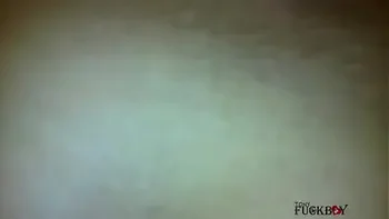 HOYO EQUIVOCADO: Anal accidental.. Esta señora infiel nunca imaginó que su primera vez por el culo serían unos dedos sucios.