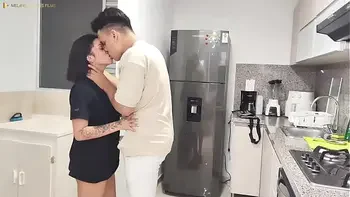 me follo a la gemela de mi esposa creyendo que es mi esposa