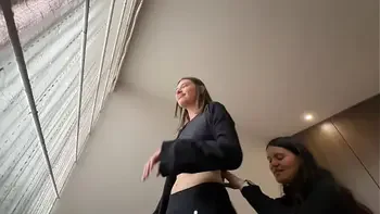 Mi mejor amiga cumple mi fantasia lésbica mientras sospecho que estoy embarazada de mi esposo!