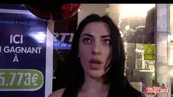 Sabrina, italienne de 30ans, à la libido explosive Part 1