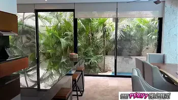 Never Seen Someone Naked Before?, Kinky Stepsis Seduces Stepbro On Vacay - Khloe Kapri