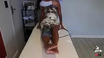 Camera escondida filma esposa gostosa sendo tocada pelo terapeuta - VIDEO REAL