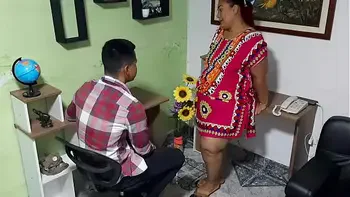 Me follo a mi suegra en la oficina