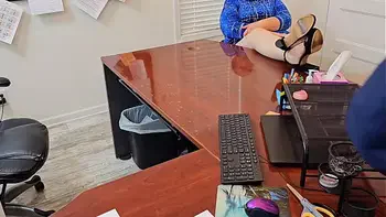 My boss couldn’t keep his hands off my big ass on my first day (Role Playing) husband & wife