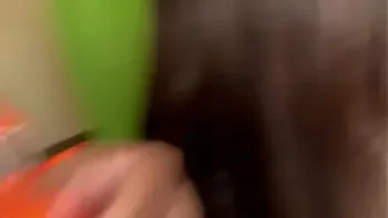 Mi hermanastro no me deja cepillarme los diente se mete al baño y me culea rico