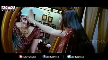 Kareena Deepika other heroine expressions