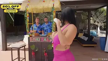 Sneaky Barkeeps Use Their Dicks to Shake & Stir Her Ashlyn Peaks / Brazzers/ Enter XVPROMO on official site for discount