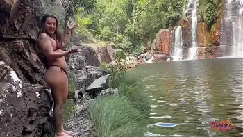 Fomos pegos transando na cachoeira - De férias com Damiana