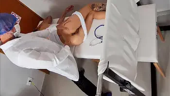 Meu ginecologista me fode!