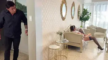 Intense facesitting! Busty maid has an orgasm in her boss's mouth