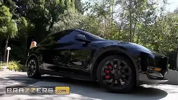 BRAZZERS - When Manuel Can't Get His Wife To Fuck Him, He Switches His Focus To Sexy Delivery Girl Lexi Lore