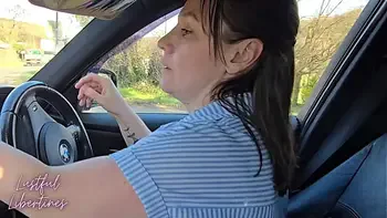 Hairy mature MILF repaid my kindness by swallowing my cum