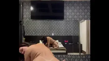 “Coroa sim... movida a amor de pica.”