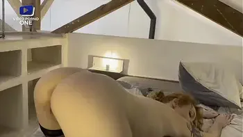 Une jeune rousse se fait bien ouvrir le cul par son voisin !