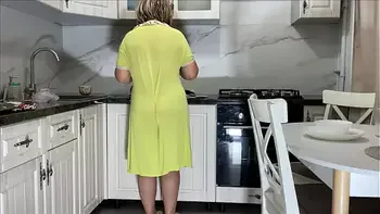 An experienced old woman with a strong ass took her stepson's cock in her anal