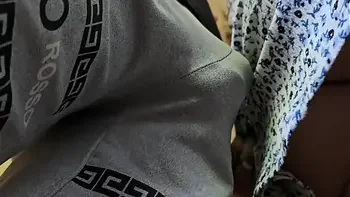 OMG!!! Stranger Cums Hard in Her Panties on Crowded Subway Rubdown